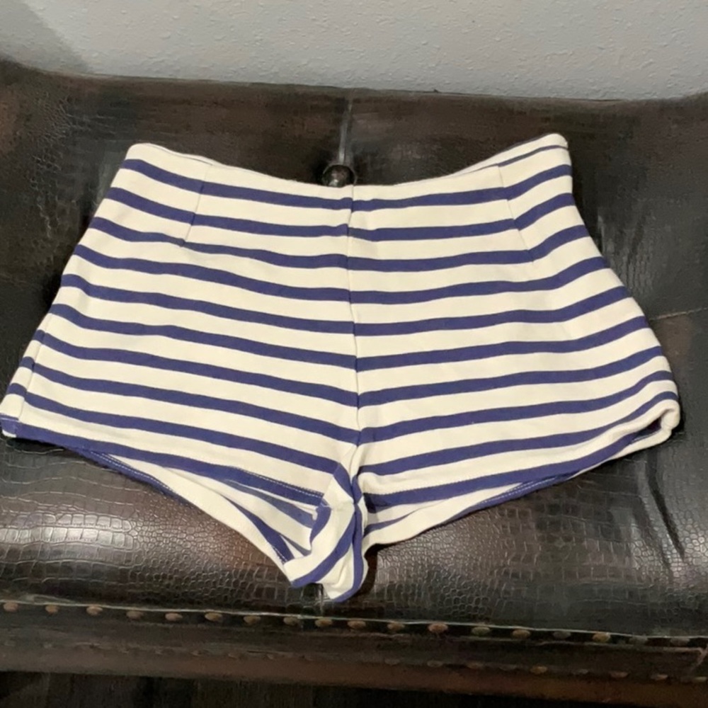 H & M DIVIDED BLUE AND WHITE STRIPED SHORTS. - Picture 1 of 4